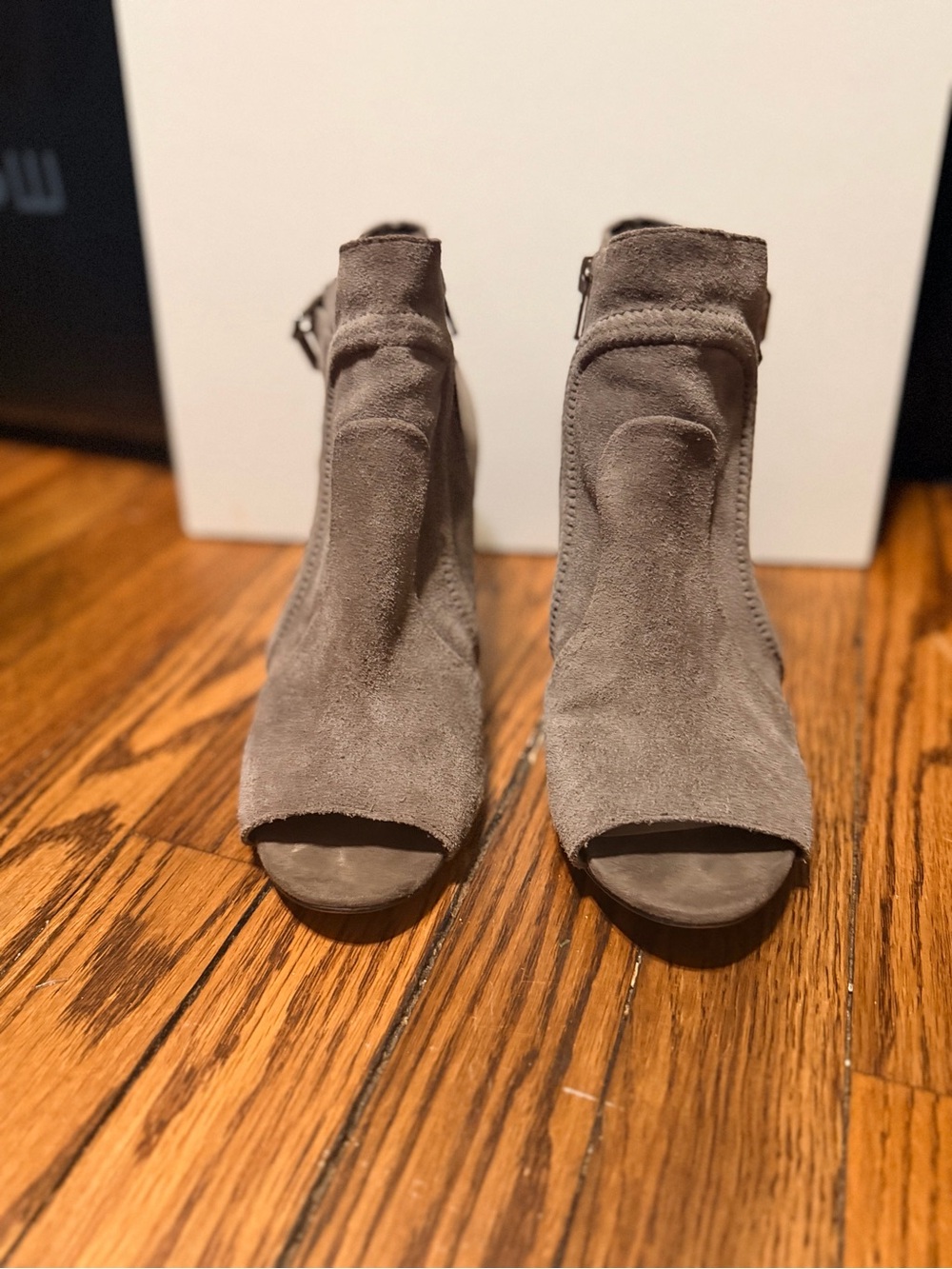 Vince Camuto Peera Women’s 8M Gray Suede Peep Toe Cutout Ankle Booties